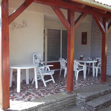 Katika