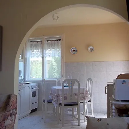 Katika Διαμέρισμα *